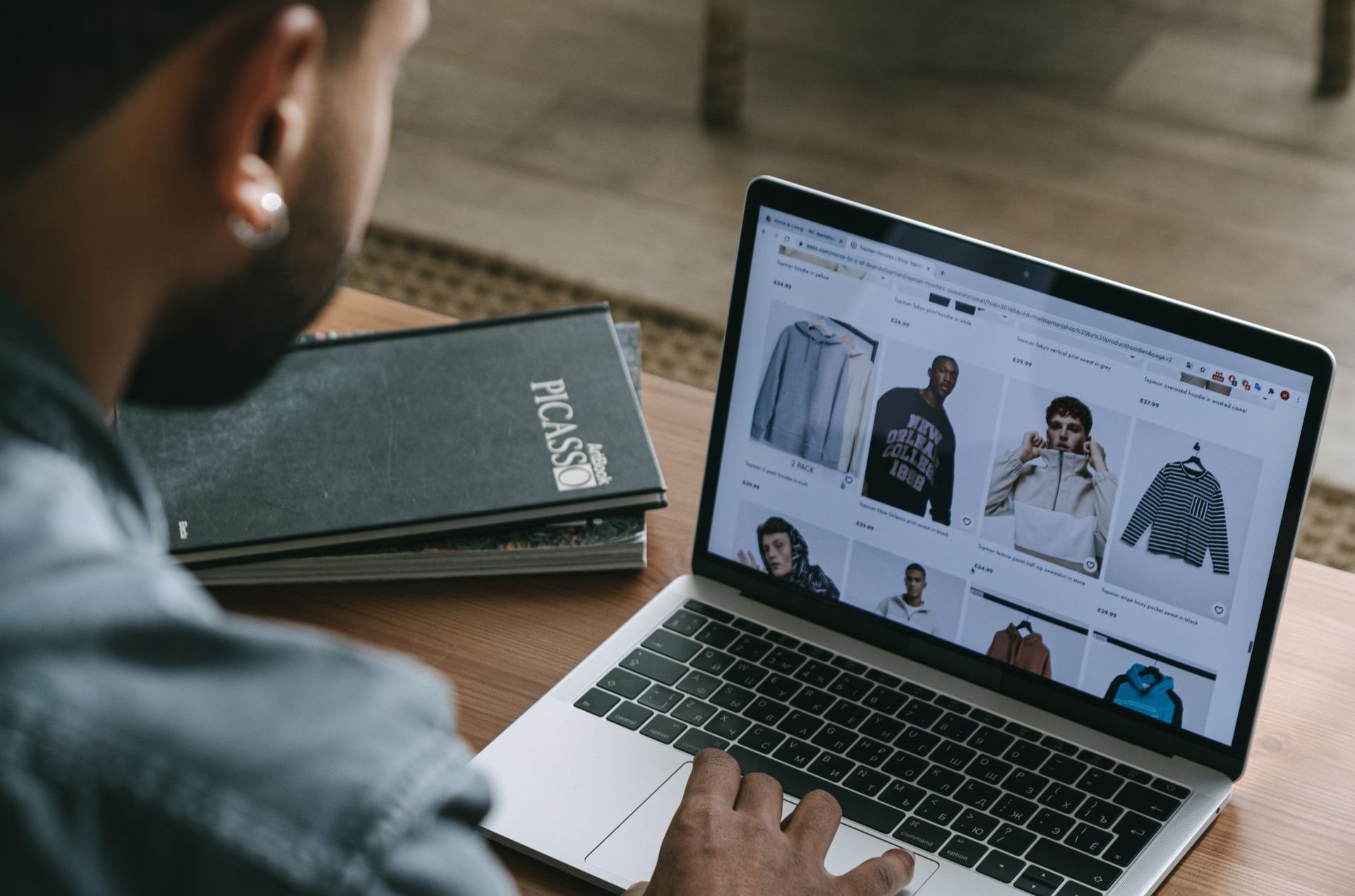 Vos créateurs préférés sont référencés sur monshowroom.com !