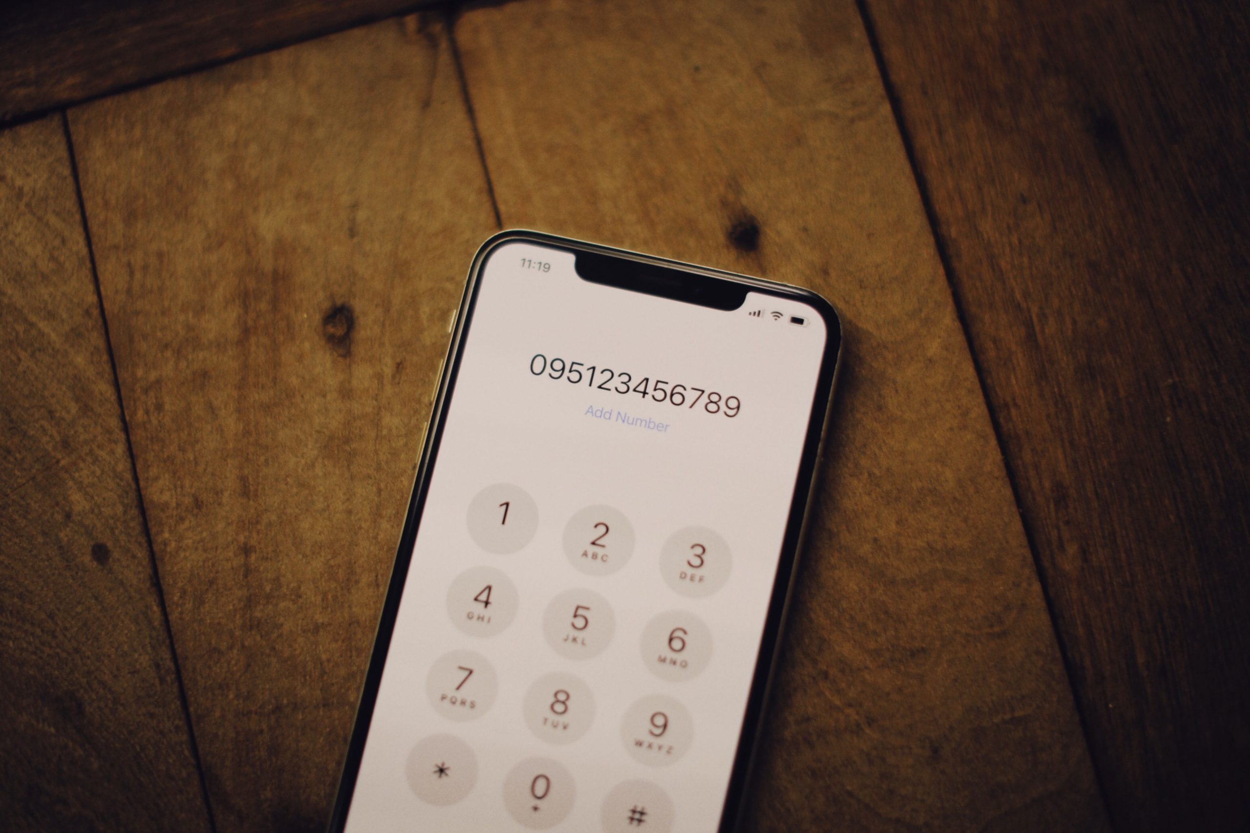 à qui est le 0144903717 ?
