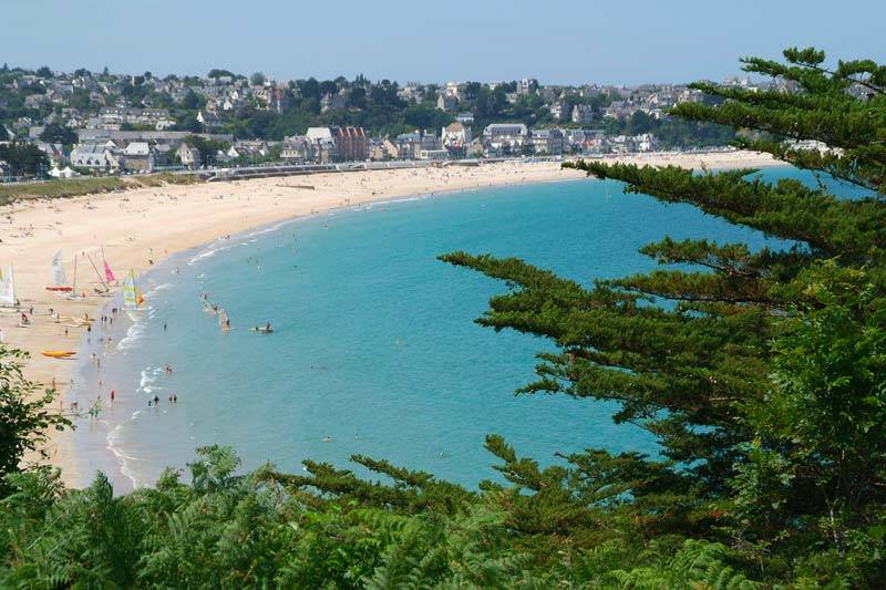 Où est le camping Bretagne de bord de mer du Château de Galinée de Saint-Cast-le-Guildo… ?